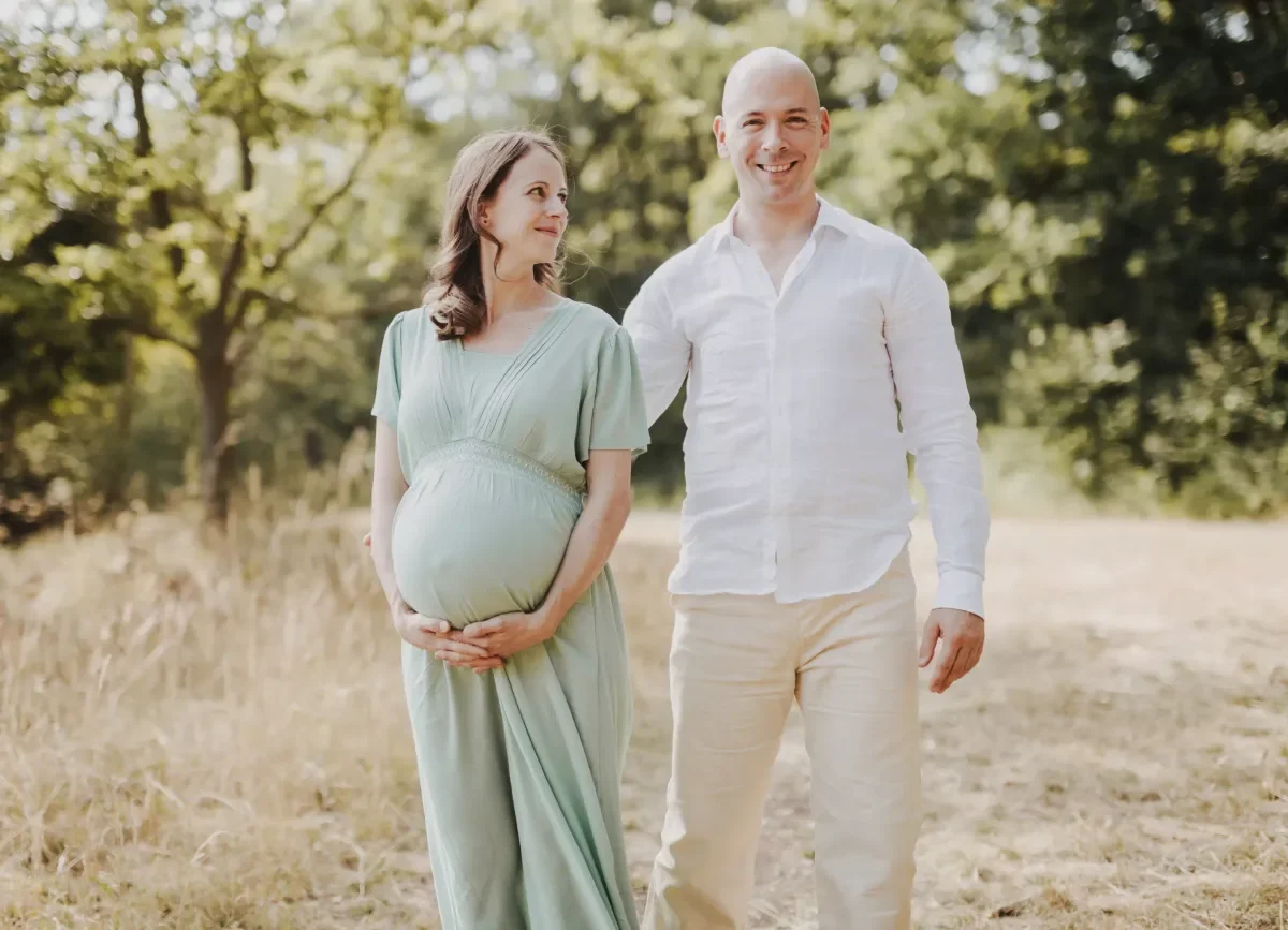 Babybauchbilder am Steinkreuz in Jena